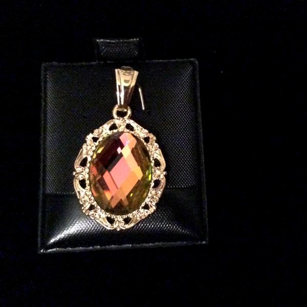 9097 <b><br />CRYSTAL IRIDESCENCE</b>
